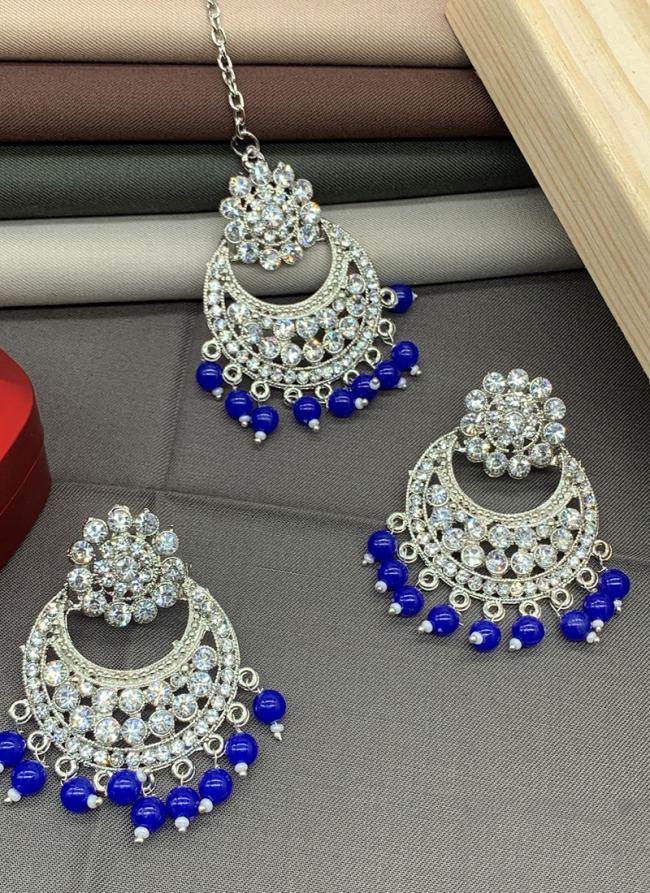 Blue Chandbali Design Earrings With Maang Tikka